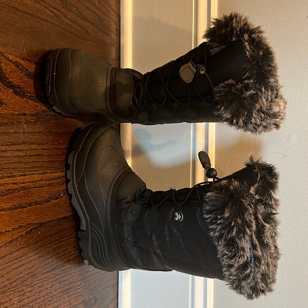 Kamik faux fur boots size 5